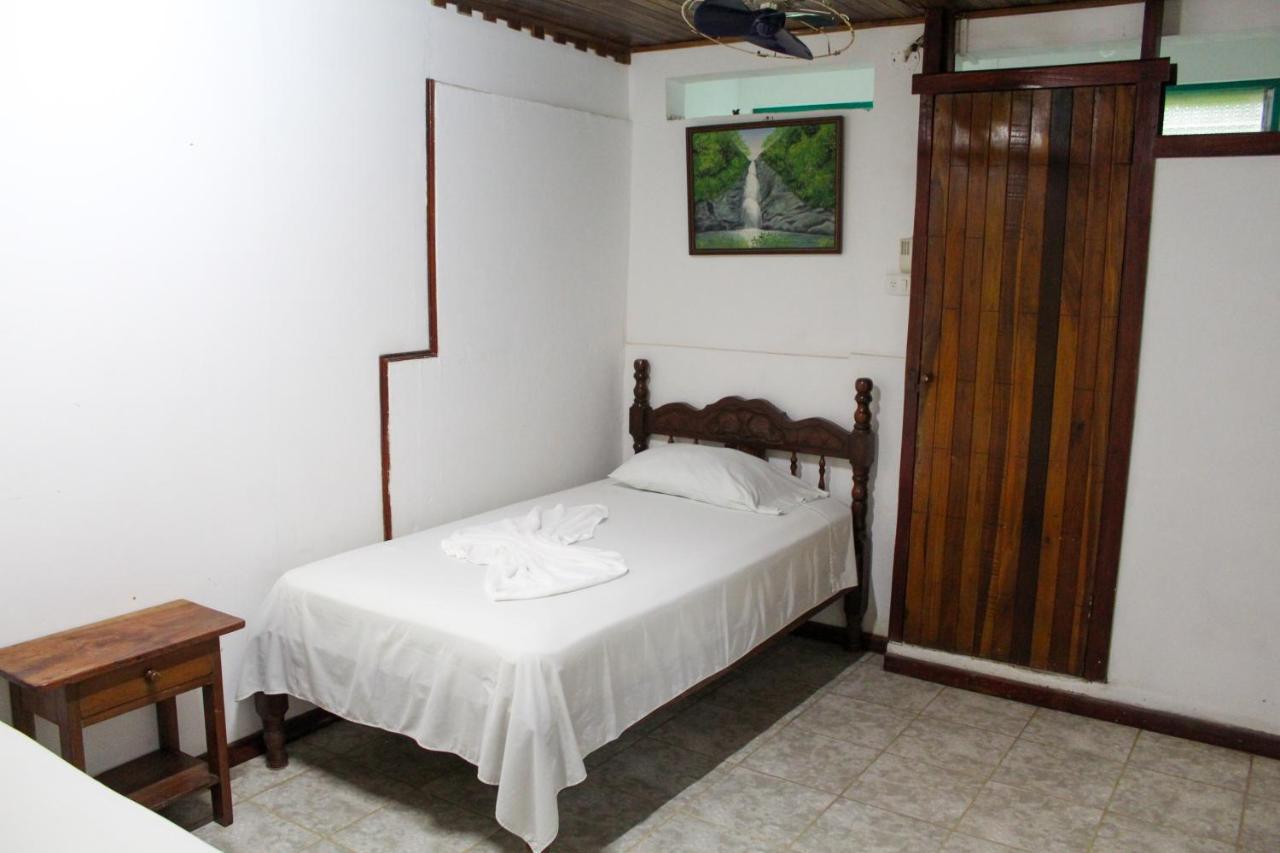 Hotel La Cascada Puntarenas Exterior photo